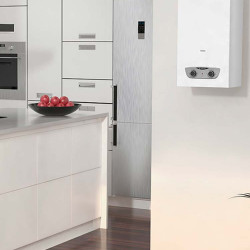 Ariston FAST RX 11L, capacidad 11 litros por minuto, encendido automático por pilas, fácil instalación y mantenimiento