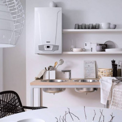 Caldera de condensación a gas Baxi Platinum Compact ECO 24/24F, potencia 24 kW, sistema de microacumulación