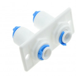 Connecteur pour connecter 2 tubes. 6 mm.  Connecteur pour connecter 2 tubes. 6 mm.