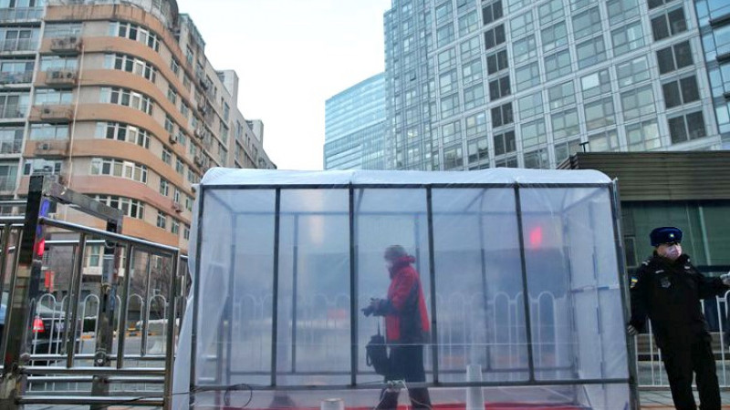 Dezbarrier voor het ontsmetten van mensen