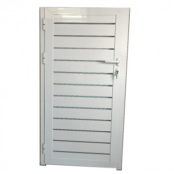 Portail en Aluminium Peint Blanc, ventilé, apparent, ouvrant uniquement vers l'extérieur