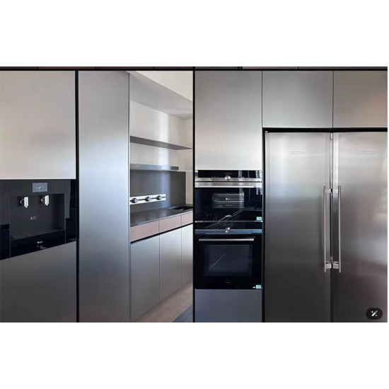 Декоративная композитная стеновая панель 8мм  – Silver Brushed Metal  с металлической шлифованной текстурой — фото, внешний вид, детали