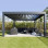 Pergola de aluminio motorizada para todo clima, pérgola 4m x 3M x 2.5 m Pergola Louvre LED-motorizado independiente (grafito / gris)
