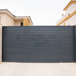 Sliding gates, fence and gate made of aluminum profile