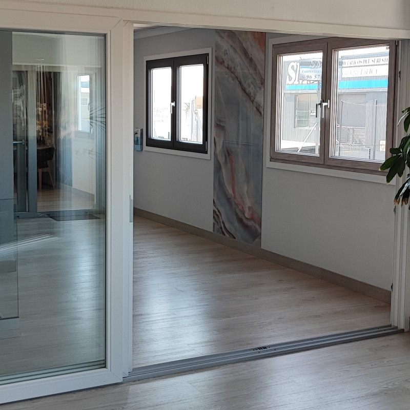 Encomende Portas deslizantes com vidros duplos quentes para todas as condições meteorológicas 4770x2510 mm, Cordera Elevable HST, com perfil de concreto simulado a preços de fábrica