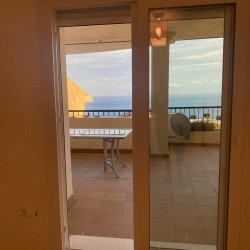 Porta de correr para terraço PVC 2100 x 1490, Rehau, com persiana de segurança, vidro duplo 4/24/4 guardian sun com revestimento protetor 2 em 1