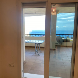 Porta de correr para terraço PVC 2420 x 1530, Rehau, com persiana de segurança, vidro duplo 4/24/4 guardian sun com revestimento protetor 2 em 1