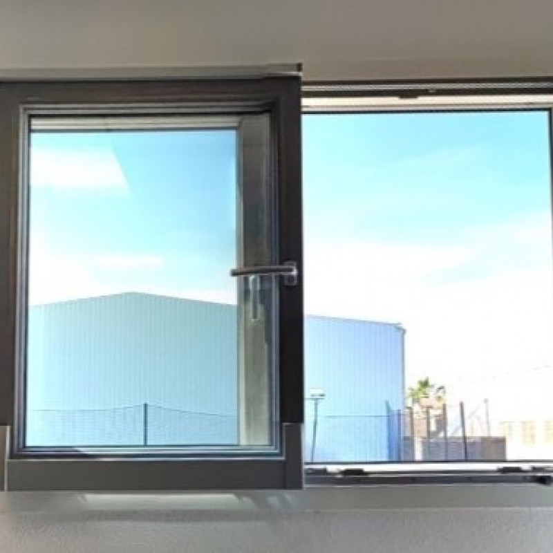 Usine de production de PVC / Structures en plastique renforcé à prix producteurs Commandez Fenêtre coulissante PVC 1800 x 1400 mm double Vitrage 4/16/4 aux prix d'usine