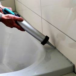 Sealing of bathtub joints, linear meter