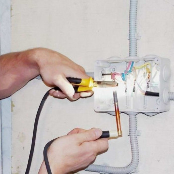 Trennen der Verteilerdose mit Löten, Stück.