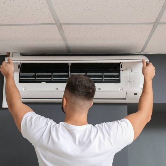 Bestel Installatie van een 24 BTU airconditioner, stuk. tegen fabrieksprijzen