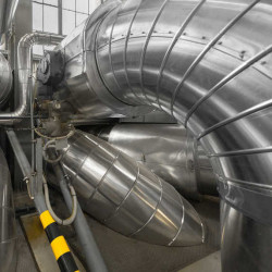 Montage von verzinkten Produkten, Stück.