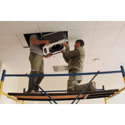 Desmontagem de ar condicionado de cassete até 12.000 frigoríficos 13,96 kW 47640 BTU/h