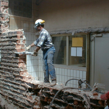 Démolition de structures en briques, m³