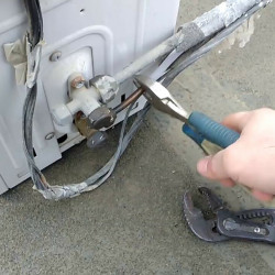 Dismantling of separate walls of up to 9,000 refrigerators