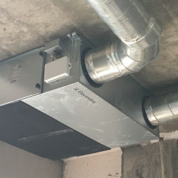 Installation d'une unité de ventilation jusqu'à 2500 m³/heure, unité.