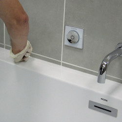 Sealing of joints in bathtub or shower tray, linear meter