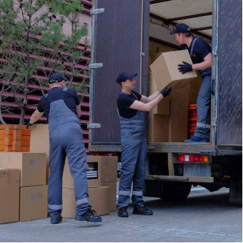 Transport von Baumaterialien, Etage