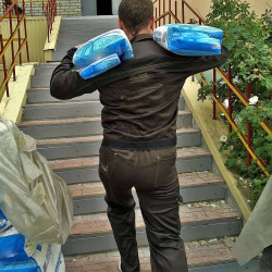 Carrying heavy materials (over 50 kg), floor