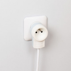 Dual-purpose plug for connecting electric blinds without additional work