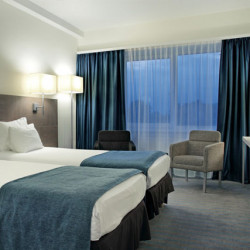  CORTINAS OSCURANTES IGNÍFUGAS Oscurante Arce