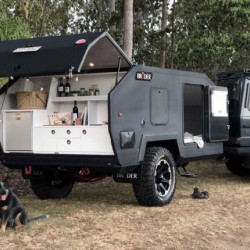  Жилой прицеп для внедорожника, Кемпер прицеп спальное место одноосная подвеска 17 колеса проходимость на любой местности