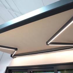 Marquise com sub-luz LED na caixa de proteção, Toldo Cofre Aland Marquise com sub-luz LED na caixa de proteção, Toldo Cofre Aland