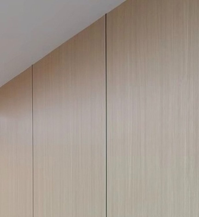 Idea de ambiente · imagen orientativa — Panel de pared SPC/WPC de 8 mm 1220х2800 con núcleo técnico reforzado y sistema de unión tipo P